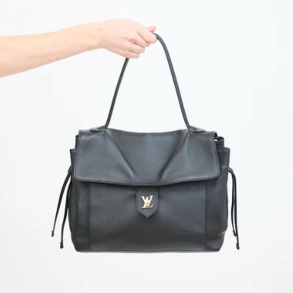 Louis Vuitton Black Leather Lockme MM
Shoulder Bag